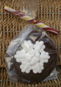 White Snowflake w Dark Chocolate Cookie w Candy Cane