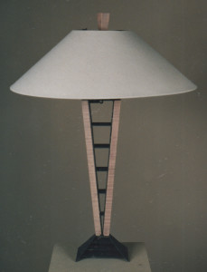 Wood steel V lamp